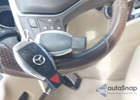 2013 Mercedes-Benz C 250 Luxury/Sport из США, поврежденный, VIN WDDGF4HB8DR249485